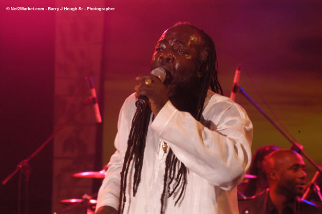 Freddy McGregor @ The Aqueduct on Rose Hall - Friday, January 26, 2007 - 10th Anniversary - Air Jamaica Jazz & Blues Festival 2007 - The Art of Music - Tuesday, January 23 - Saturday, January 27, 2007, The Aqueduct on Rose Hall, Montego Bay, Jamaica - Negril Travel Guide, Negril Jamaica WI - http://www.negriltravelguide.com - info@negriltravelguide.com...!