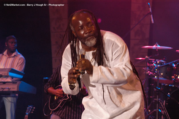 Freddy McGregor @ The Aqueduct on Rose Hall - Friday, January 26, 2007 - 10th Anniversary - Air Jamaica Jazz & Blues Festival 2007 - The Art of Music - Tuesday, January 23 - Saturday, January 27, 2007, The Aqueduct on Rose Hall, Montego Bay, Jamaica - Negril Travel Guide, Negril Jamaica WI - http://www.negriltravelguide.com - info@negriltravelguide.com...!