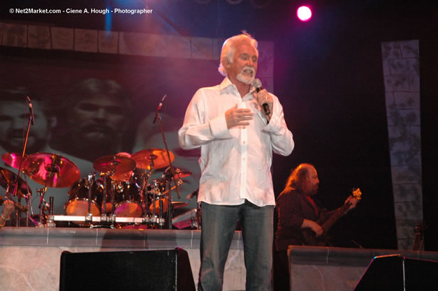 Kenny Rogers @ The Aqueduct on Rose Hall - Friday, January 26, 2007 - 10th Anniversary - Air Jamaica Jazz & Blues Festival 2007 - The Art of Music - Tuesday, January 23 - Saturday, January 27, 2007, The Aqueduct on Rose Hall, Montego Bay, Jamaica - Negril Travel Guide, Negril Jamaica WI - http://www.negriltravelguide.com - info@negriltravelguide.com...!