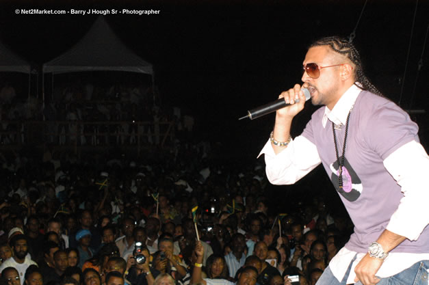 Sean Paul @ The Aqueduct on Rose Hall - Friday, January 26, 2007 - 10th Anniversary - Air Jamaica Jazz & Blues Festival 2007 - The Art of Music - Tuesday, January 23 - Saturday, January 27, 2007, The Aqueduct on Rose Hall, Montego Bay, Jamaica - Negril Travel Guide, Negril Jamaica WI - http://www.negriltravelguide.com - info@negriltravelguide.com...!