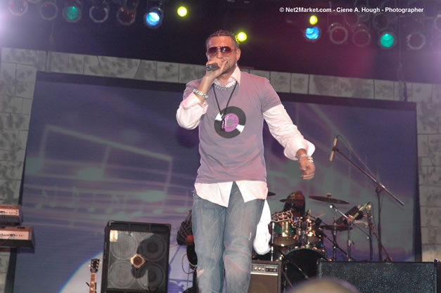 Sean Paul @ The Aqueduct on Rose Hall - Friday, January 26, 2007 - 10th Anniversary - Air Jamaica Jazz & Blues Festival 2007 - The Art of Music - Tuesday, January 23 - Saturday, January 27, 2007, The Aqueduct on Rose Hall, Montego Bay, Jamaica - Negril Travel Guide, Negril Jamaica WI - http://www.negriltravelguide.com - info@negriltravelguide.com...!