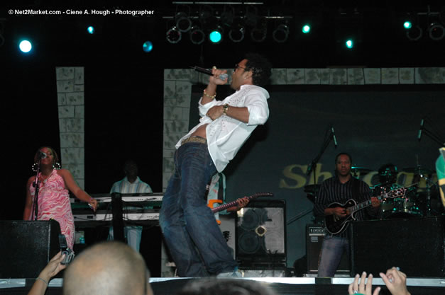 Shaggy @ The Aqueduct on Rose Hall - Friday, January 26, 2007 - 10th Anniversary - Air Jamaica Jazz & Blues Festival 2007 - The Art of Music - Tuesday, January 23 - Saturday, January 27, 2007, The Aqueduct on Rose Hall, Montego Bay, Jamaica - Negril Travel Guide, Negril Jamaica WI - http://www.negriltravelguide.com - info@negriltravelguide.com...!