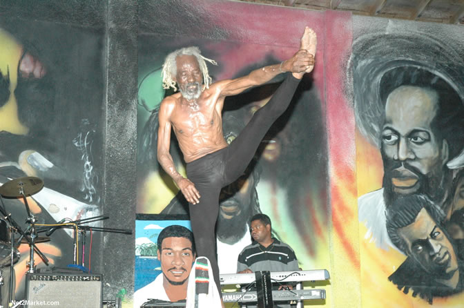 Reggae Superstar - Bush Man @ Bourbon Beach with Boddy Dread & Singing Honour - Presented by Our Music Promotions - Omar & Ama-Donna - Saturday, May 14, 2005 - Negril Travel Guide, Negril Jamaica WI - http://www.negriltravelguide.com - info@negriltravelguide.com...!