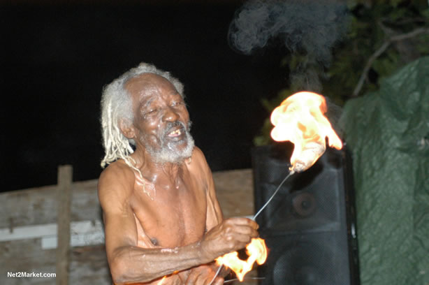 Reggae Superstar - Bush Man @ Bourbon Beach with Boddy Dread & Singing Honour - Presented by Our Music Promotions - Omar & Ama-Donna - Saturday, May 14, 2005 - Negril Travel Guide, Negril Jamaica WI - http://www.negriltravelguide.com - info@negriltravelguide.com...!