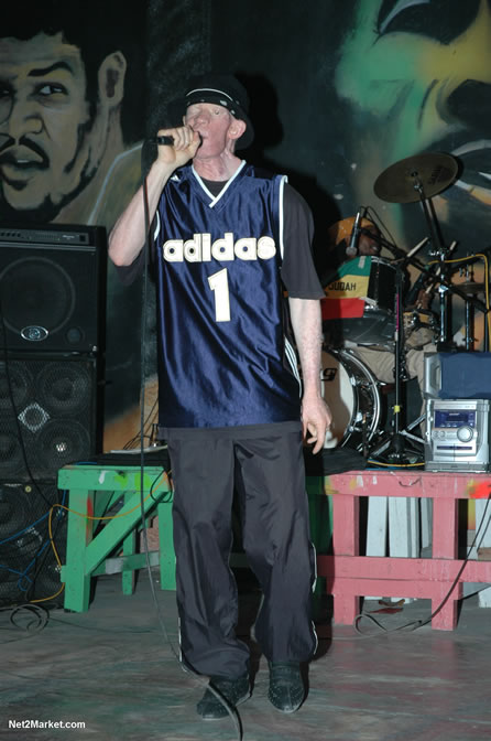 Frankie Paul & King Yellowman - Bobby Dread - Swallow - backed by the Indika Band - MC Earl Polkadot - Presented by Boubon Beach Restaurant, Beach Bar & Oceanfront Accommodations - Negril Travel Guide, Negril Jamaica WI - http://www.negriltravelguide.com - info@negriltravelguide.com...!