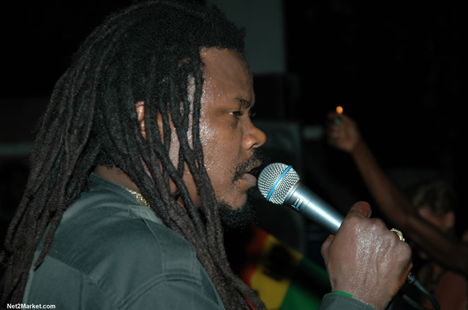 The Messenger, Reggae Super Star - Luciano - Gregory Isaacs - Bobby Dread - Swallow - backed by the Indika Band - Boubon Beach Restaurant, Beach Bar & Oceanfront Accommodations - Negril Travel Guide, Negril Jamaica WI - http://www.negriltravelguide.com - info@negriltravelguide.com...!