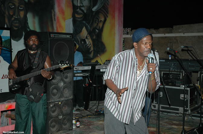 The Messenger, Reggae Super Star - Luciano - Gregory Isaacs - Bobby Dread - Swallow - backed by the Indika Band - Boubon Beach Restaurant, Beach Bar & Oceanfront Accommodations - Negril Travel Guide, Negril Jamaica WI - http://www.negriltravelguide.com - info@negriltravelguide.com...!