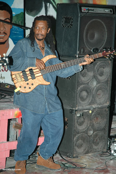 The Messenger, Reggae Super Star - Luciano - Gregory Isaacs - Bobby Dread - Swallow - backed by the Indika Band - Boubon Beach Restaurant, Beach Bar & Oceanfront Accommodations - Negril Travel Guide, Negril Jamaica WI - http://www.negriltravelguide.com - info@negriltravelguide.com...!