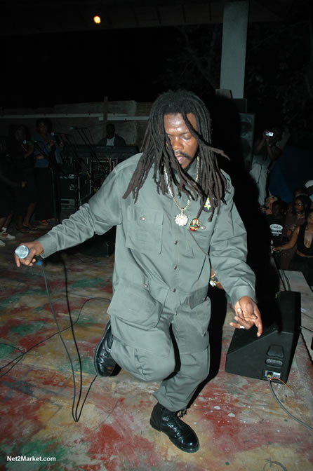 The Messenger, Reggae Super Star - Luciano - Gregory Isaacs - Bobby Dread - Swallow - backed by the Indika Band - Boubon Beach Restaurant, Beach Bar & Oceanfront Accommodations - Negril Travel Guide, Negril Jamaica WI - http://www.negriltravelguide.com - info@negriltravelguide.com...!