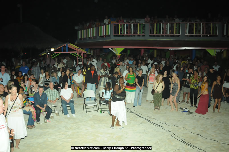 Bunny Wailer & King Yellowman at Bourbon Beach - Monday, February 25, 2008 - Bourbin Beach Restaurant, Bar, Oceanfront Accommodatioins, Live Reggae Music & Disco, Norman Manley Boulevard, Negril, Westmoreland, Jamaica W.I. - Photographs by Net2Market.com - Barry J. Hough Sr, Photographer - Negril Travel Guide, Negril Jamaica WI - http://www.negriltravelguide.com - info@negriltravelguide.com...!