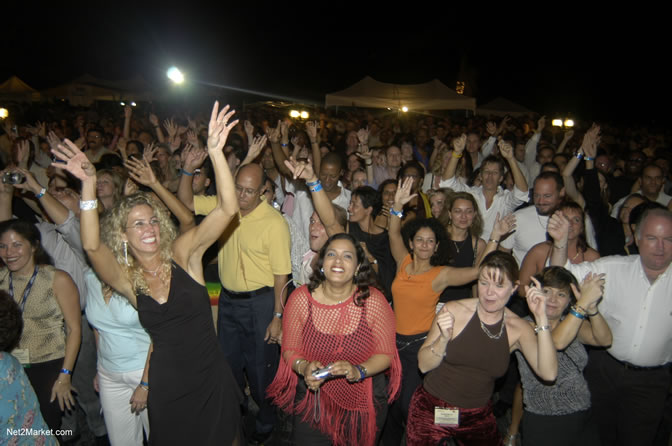 Shaggy - Caribbean Night Party - Rose Hall Great House - Caribbean MarketPlace 2005 by the Caribbean Hotel Association - Negril Travel Guide, Negril Jamaica WI - http://www.negriltravelguide.com - info@negriltravelguide.com...!