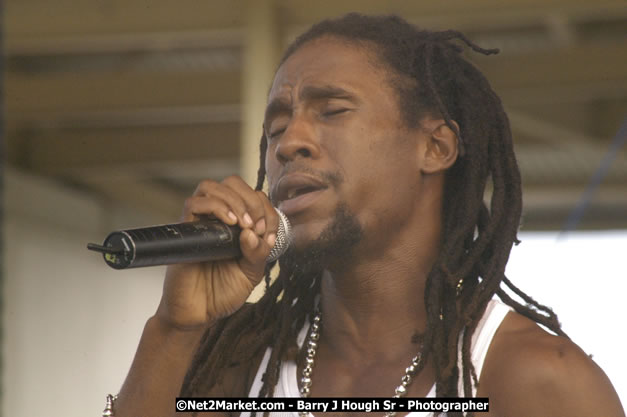 Jah Cure - Cure Fest 2007 - Longing For Concert at Trelawny Multi Purpose Stadium, Trelawny, Jamaica - Sunday, October 14, 2007 - Cure Fest 2007 October 12th-14th, 2007 Presented by Danger Promotions, Iyah Cure Promotions, and Brass Gate Promotions - Alison Young, Publicist - Photographs by Net2Market.com - Barry J. Hough Sr, Photographer - Negril Travel Guide, Negril Jamaica WI - http://www.negriltravelguide.com - info@negriltravelguide.com...!