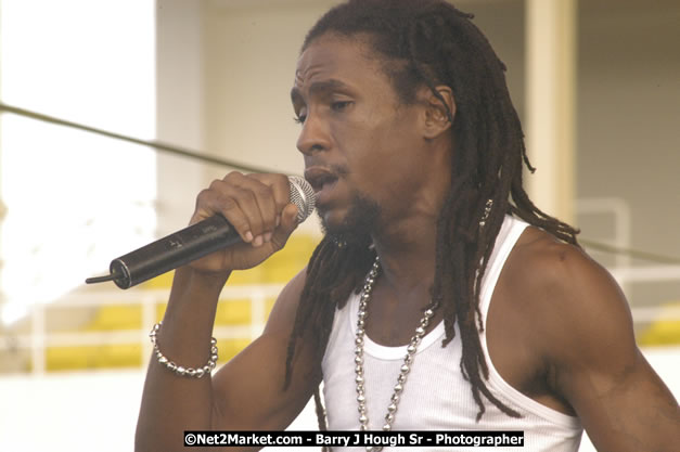 Jah Cure - Cure Fest 2007 - Longing For Concert at Trelawny Multi Purpose Stadium, Trelawny, Jamaica - Sunday, October 14, 2007 - Cure Fest 2007 October 12th-14th, 2007 Presented by Danger Promotions, Iyah Cure Promotions, and Brass Gate Promotions - Alison Young, Publicist - Photographs by Net2Market.com - Barry J. Hough Sr, Photographer - Negril Travel Guide, Negril Jamaica WI - http://www.negriltravelguide.com - info@negriltravelguide.com...!