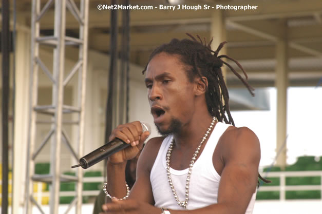 Jah Cure - Cure Fest 2007 - Longing For Concert at Trelawny Multi Purpose Stadium, Trelawny, Jamaica - Sunday, October 14, 2007 - Cure Fest 2007 October 12th-14th, 2007 Presented by Danger Promotions, Iyah Cure Promotions, and Brass Gate Promotions - Alison Young, Publicist - Photographs by Net2Market.com - Barry J. Hough Sr, Photographer - Negril Travel Guide, Negril Jamaica WI - http://www.negriltravelguide.com - info@negriltravelguide.com...!