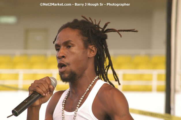 Jah Cure - Cure Fest 2007 - Longing For Concert at Trelawny Multi Purpose Stadium, Trelawny, Jamaica - Sunday, October 14, 2007 - Cure Fest 2007 October 12th-14th, 2007 Presented by Danger Promotions, Iyah Cure Promotions, and Brass Gate Promotions - Alison Young, Publicist - Photographs by Net2Market.com - Barry J. Hough Sr, Photographer - Negril Travel Guide, Negril Jamaica WI - http://www.negriltravelguide.com - info@negriltravelguide.com...!