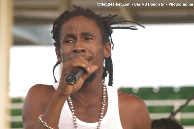 Jah Cure - Cure Fest 2007 - Longing For Concert at Trelawny Multi Purpose Stadium, Trelawny, Jamaica - Sunday, October 14, 2007 - Cure Fest 2007 October 12th-14th, 2007 Presented by Danger Promotions, Iyah Cure Promotions, and Brass Gate Promotions - Alison Young, Publicist - Photographs by Net2Market.com - Barry J. Hough Sr, Photographer - Negril Travel Guide, Negril Jamaica WI - http://www.negriltravelguide.com - info@negriltravelguide.com...!