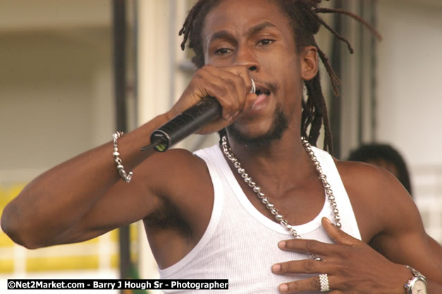 Jah Cure - Cure Fest 2007 - Longing For Concert at Trelawny Multi Purpose Stadium, Trelawny, Jamaica - Sunday, October 14, 2007 - Cure Fest 2007 October 12th-14th, 2007 Presented by Danger Promotions, Iyah Cure Promotions, and Brass Gate Promotions - Alison Young, Publicist - Photographs by Net2Market.com - Barry J. Hough Sr, Photographer - Negril Travel Guide, Negril Jamaica WI - http://www.negriltravelguide.com - info@negriltravelguide.com...!