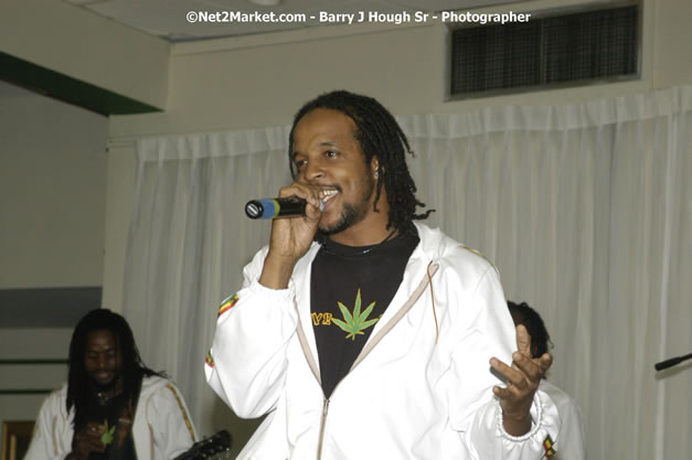 Live Wyya - Reflections - Cure Fest 2007 - All White Birth-Night Party - Hosted by Jah Cure - Starfish Trelawny Hotel - Trelawny, Jamaica - Friday, October 12, 2007 - Cure Fest 2007 October 12th-14th, 2007 Presented by Danger Promotions, Iyah Cure Promotions, and Brass Gate Promotions - Alison Young, Publicist - Photographs by Net2Market.com - Barry J. Hough Sr, Photographer - Negril Travel Guide, Negril Jamaica WI - http://www.negriltravelguide.com - info@negriltravelguide.com...!