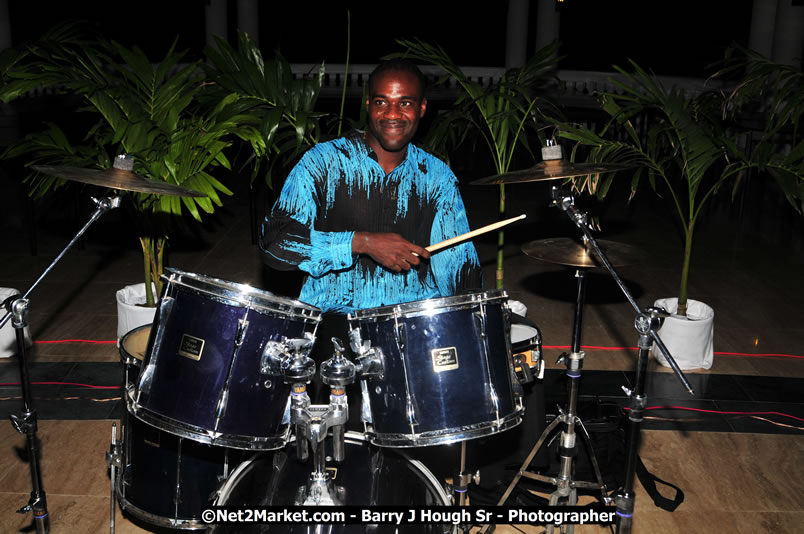 Bird of Paradise Awards & Gala @ Grand Palladium Resort & Spa [Fiesta] - Saturday, August 9, 2008 - Guest Honouree The Most Honourable P.J. Patterson ON, PC, QC - Hanover Homecoming Foundation LTD Jamaica - Wherever you roam ... Hanover bids you ... come HOME - Sunday, August 3 to Saturday, August 9, 2008 - Hanover Jamaica - Photographs by Net2Market.com - Barry J. Hough Sr. Photojournalist/Photograper - Photographs taken with a Nikon D300 - Negril Travel Guide, Negril Jamaica WI - http://www.negriltravelguide.com - info@negriltravelguide.com...!