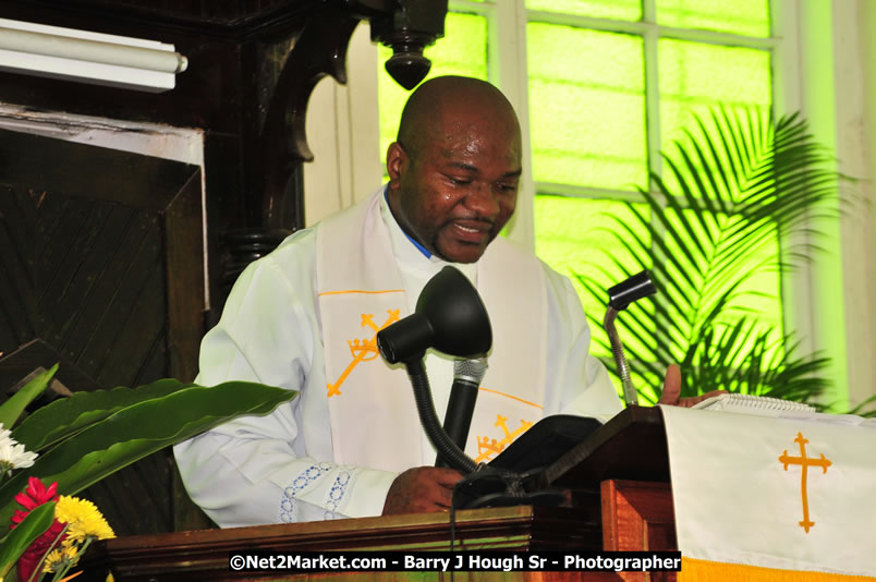 Lucea United Church - Unitied Church in Jamaica and Cayman Islands - Worship Service & Celebration of the Sacrament of Holy Communion - Special Guests: Hanover Homecoming Foundation & His excellency The Most Honourable Professor Sir Kenneth Hall Governor General of Jamaica - Sunday, August 3, 2008 - Hanover Homecoming Foundation LTD Jamaica - Wherever you roam ... Hanover bids you ... come HOME - Sunday, August 3 to Saturday, August 9, 2008 - Hanover Jamaica - Photographs by Net2Market.com - Barry J. Hough Sr. Photojournalist/Photograper - Photographs taken with a Nikon D300 - Negril Travel Guide, Negril Jamaica WI - http://www.negriltravelguide.com - info@negriltravelguide.com...!