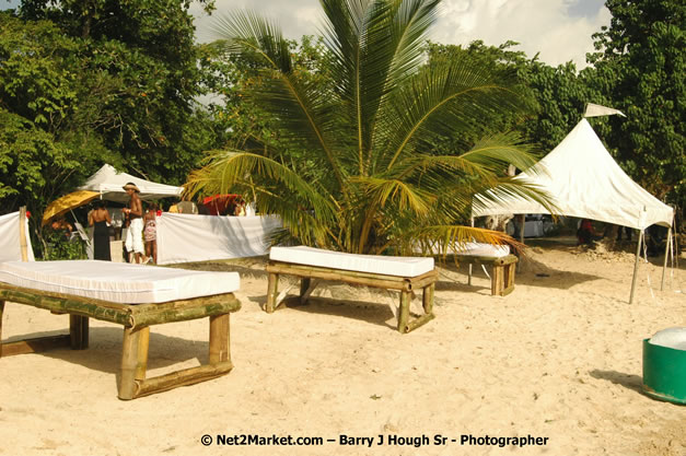 Hybrid Go Ultra - Independence Negril 2K7 - A Barefoot Beach Party @ The Hybrid Beach Cove aka Half Moon Beach Club, Sunday, August 5, 2007, Half Moon Beach, Hanover Parish, Jamaica - Negril Travel Guide.com, Negril Jamaica WI - http://www.negriltravelguide.com - info@negriltravelguide.com...!