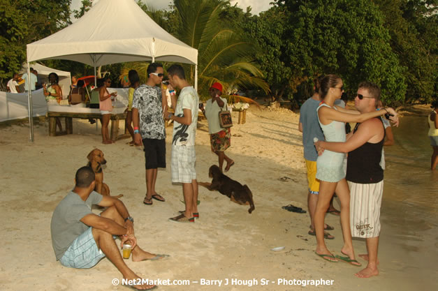 Hybrid Go Ultra - Independence Negril 2K7 - A Barefoot Beach Party @ The Hybrid Beach Cove aka Half Moon Beach Club, Sunday, August 5, 2007, Half Moon Beach, Hanover Parish, Jamaica - Negril Travel Guide.com, Negril Jamaica WI - http://www.negriltravelguide.com - info@negriltravelguide.com...!