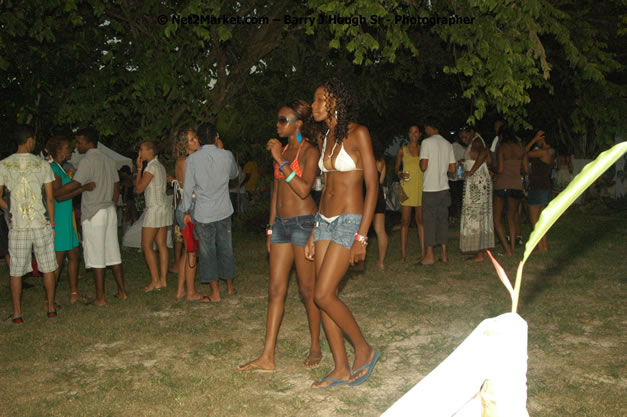 Hybrid Go Ultra - Independence Negril 2K7 - A Barefoot Beach Party @ The Hybrid Beach Cove aka Half Moon Beach Club, Sunday, August 5, 2007, Half Moon Beach, Hanover Parish, Jamaica - Negril Travel Guide.com, Negril Jamaica WI - http://www.negriltravelguide.com - info@negriltravelguide.com...!