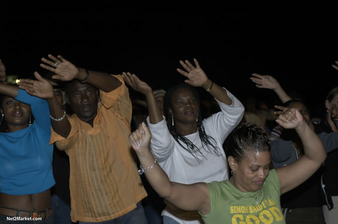 Jazz & Blues Goers - Air Jamaica Jazz & Blues 2005 - The Art Of Music - Cinnamon Hill Golf Course, Rose Hall, Montego Bay - Negril Travel Guide, Negril Jamaica WI - http://www.negriltravelguide.com - info@negriltravelguide.com...!