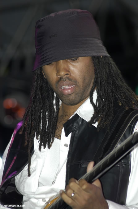 Performances - Air Jamaica Jazz & Blues 2005 - The Art Of Music - Cinnamon Hill Golf Course, Rose Hall, Montego Bay - Negril Travel Guide, Negril Jamaica WI - http://www.negriltravelguide.com - info@negriltravelguide.com...!