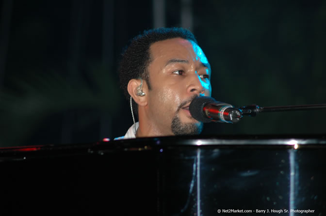 John Legend - Air Jamaica Jazz & Blues Festival 2006 - The Art of Music - Cinnamon Hill Golf Club - Rosehall Resort & Country Club, Montego Bay, Jamaica W.I. - Thursday, January 26, 2006 - Negril Travel Guide, Negril Jamaica WI - http://www.negriltravelguide.com - info@negriltravelguide.com...!