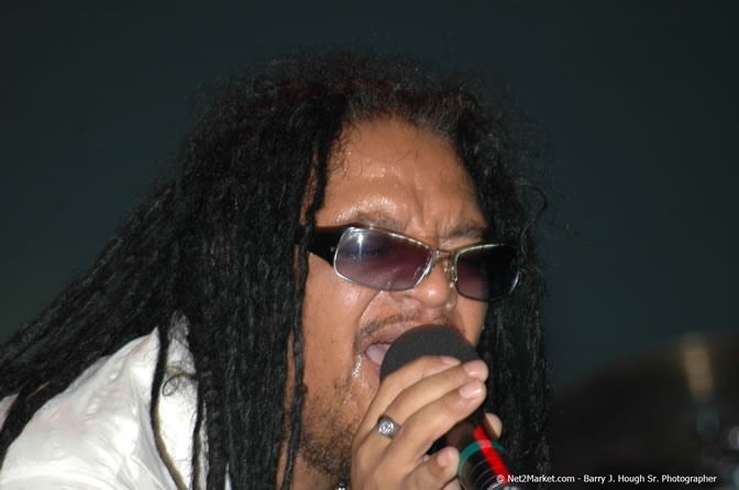 Maxi Priest - Air Jamaica Jazz & Blues Festival 2006 - The Art of Music - Cinnamon Hill Golf Club - Rosehall Resort & Country Club, Montego Bay, Jamaica W.I. - Thursday, Saturday 28, 2006 - Negril Travel Guide, Negril Jamaica WI - http://www.negriltravelguide.com - info@negriltravelguide.com...!