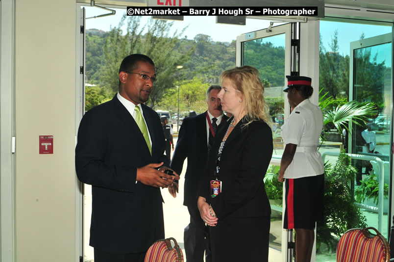 The Unveiling Of The Commemorative Plaque By The Honourable Prime Minister, Orette Bruce Golding, MP, And Their Majesties, King Juan Carlos I And Queen Sofia Of Spain - On Wednesday, February 18, 2009, Marking The Completion Of The Expansion Of Sangster International Airport, Venue at Sangster International Airport, Montego Bay, St James, Jamaica - Wednesday, February 18, 2009 - Photographs by Net2Market.com - Barry J. Hough Sr, Photographer/Photojournalist - Negril Travel Guide, Negril Jamaica WI - http://www.negriltravelguide.com - info@negriltravelguide.com...!