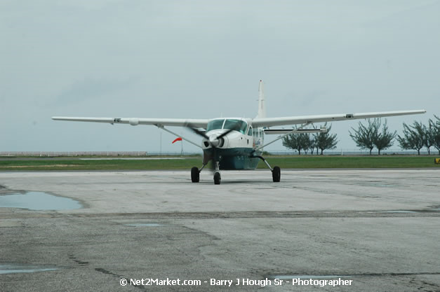 Intl. Airl Link - The Ultimate Connection - MBJ Airports Limited - Sangster International Airport - Domestic Terminal - Montego Bay, St James, Jamaica W.I. - MBJ Limited - Transforming Sangster International Airport into a world class facility - Photographs by Net2Market.com - Negril Travel Guide, Negril Jamaica WI - http://www.negriltravelguide.com - info@negriltravelguide.com...!