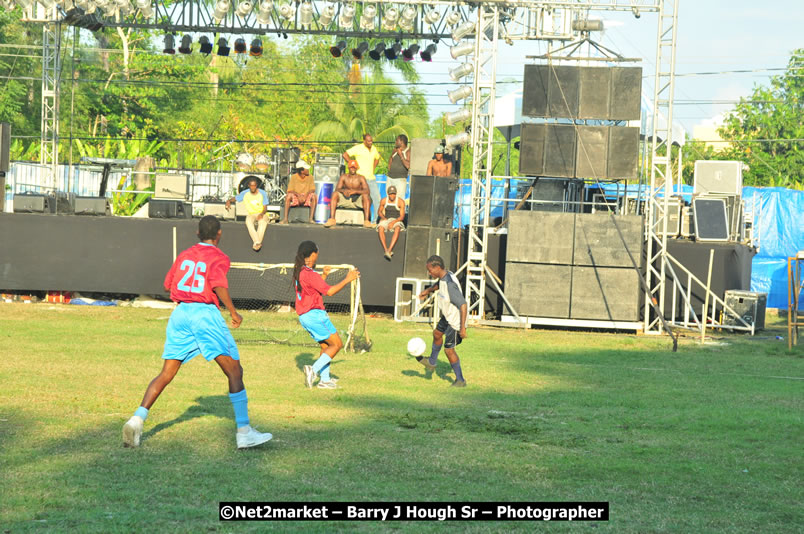 Marley Magic Traffic Jam - Celebrity Football @ Spring Break - Saturday, March 21, 2009 - Also Featuring: Kelley, Capleton, Junior Reid, Spragga Benz, Wayne Marshall, Munga, Romaine Virgo,Embee, Bango Herman, Flava K, Whisky Baggio, Andrew and Wadda Blood, Black Am I, Packa, Venue at Waz Beach, Norman Manley Boulevard, Negril Westmoreland, Jamaica - Saturday, March 21, 2009 - Photographs by Net2Market.com - Barry J. Hough Sr, Photographer/Photojournalist - Negril Travel Guide, Negril Jamaica WI - http://www.negriltravelguide.com - info@negriltravelguide.com...!