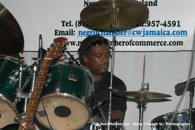 Negril Chamber of Commerce - 24th Anniversary Dinner Photos - Saturday, April 21, 2007 - Negril Hills Country Club, Sheffield, Westmoreland, Jamaica W.I. - Negril Travel Guide, Negril Jamaica WI - http://www.negriltravelguide.com - info@negriltravelguide.com...!