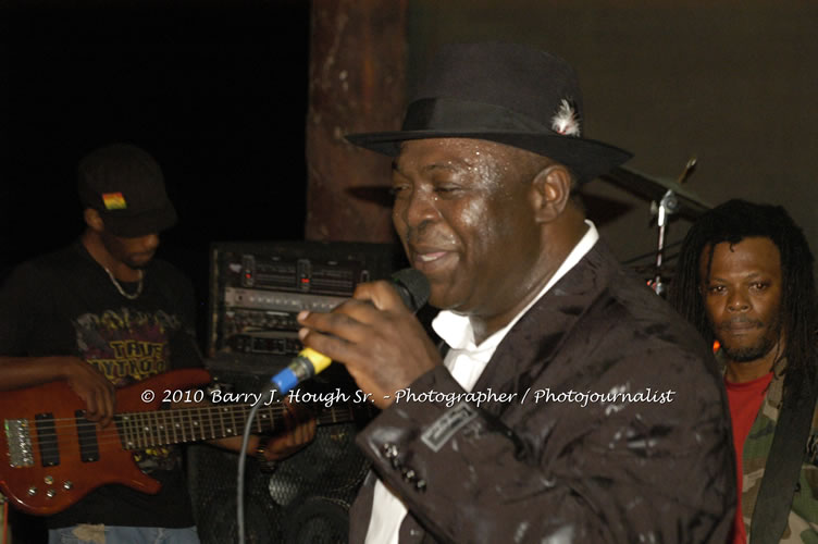 Chaka Demus & Pliers - Live In Concert @ Negril Escape Resort and Spa, December 8, 2009, One Love Drive, West End, Negril, Westmoreland, Jamaica W.I. - Photographs by Net2Market.com - Barry J. Hough Sr, Photographer/Photojournalist - Negril Travel Guide, Negril Jamaica WI - http://www.negriltravelguide.com - info@negriltravelguide.com...!