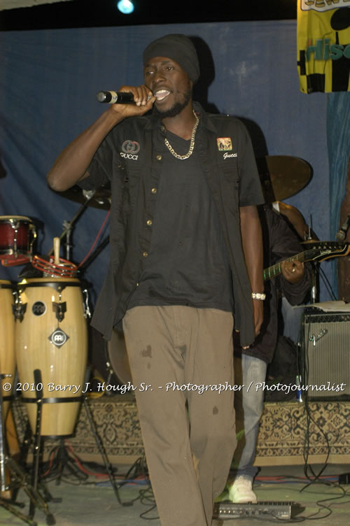 Etana - Live In Concert - One Love Reggae Concert Series 09/10 @ Negril Escape Resort and Spa, December 22, 2009, One Love Drive, West End, Negril, Westmoreland, Jamaica W.I. - Photographs by Net2Market.com - Barry J. Hough Sr, Photographer/Photojournalist - Negril Travel Guide, Negril Jamaica WI - http://www.negriltravelguide.com - info@negriltravelguide.com...!