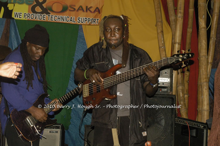 Etana - Live In Concert - One Love Reggae Concert Series 09/10 @ Negril Escape Resort and Spa, December 22, 2009, One Love Drive, West End, Negril, Westmoreland, Jamaica W.I. - Photographs by Net2Market.com - Barry J. Hough Sr, Photographer/Photojournalist - Negril Travel Guide, Negril Jamaica WI - http://www.negriltravelguide.com - info@negriltravelguide.com...!