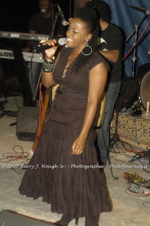 Etana - Live In Concert - One Love Reggae Concert Series 09/10 @ Negril Escape Resort and Spa, December 22, 2009, One Love Drive, West End, Negril, Westmoreland, Jamaica W.I. - Photographs by Net2Market.com - Barry J. Hough Sr, Photographer/Photojournalist - Negril Travel Guide, Negril Jamaica WI - http://www.negriltravelguide.com - info@negriltravelguide.com...!