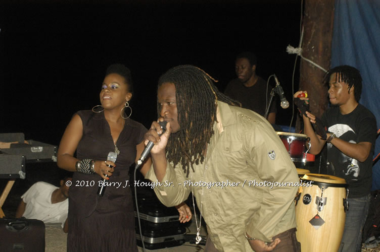 Etana - Live In Concert - One Love Reggae Concert Series 09/10 @ Negril Escape Resort and Spa, December 22, 2009, One Love Drive, West End, Negril, Westmoreland, Jamaica W.I. - Photographs by Net2Market.com - Barry J. Hough Sr, Photographer/Photojournalist - Negril Travel Guide, Negril Jamaica WI - http://www.negriltravelguide.com - info@negriltravelguide.com...!