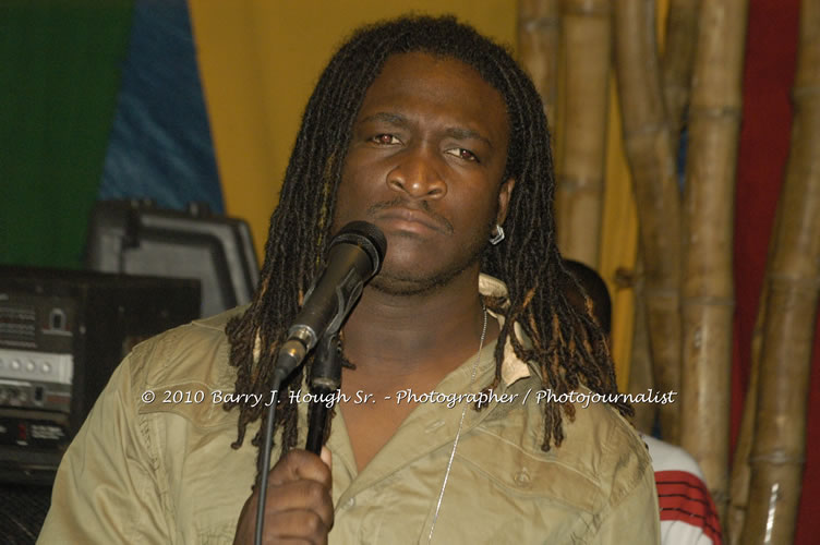 Etana - Live In Concert - One Love Reggae Concert Series 09/10 @ Negril Escape Resort and Spa, December 22, 2009, One Love Drive, West End, Negril, Westmoreland, Jamaica W.I. - Photographs by Net2Market.com - Barry J. Hough Sr, Photographer/Photojournalist - Negril Travel Guide, Negril Jamaica WI - http://www.negriltravelguide.com - info@negriltravelguide.com...!