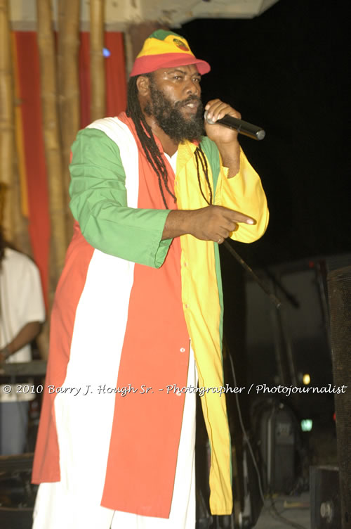 Freddy McGregor - Live In Concert @ Negril Escape Resort and Spa, One Love Drive, West End, Negril, Westmoreland, Jamaica W.I. - Photographs by Net2Market.com - Barry J. Hough Sr, Photographer/Photojournalist - Negril Travel Guide, Negril Jamaica WI - http://www.negriltravelguide.com - info@negriltravelguide.com...!