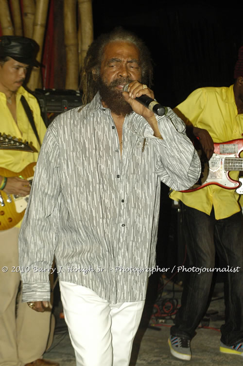 John Holt - Live in Concert - Also featuring Uprising Bank, plus DJ Gemini @ One Love Reggae Concerts Series 09/10 @ Negril Escape Resort & Spa, February 9, 2010, One Love Drive, West End, Negril, Westmoreland, Jamaica W.I. - Photographs by Net2Market.com - Barry J. Hough Sr, Photographer/Photojournalist - The Negril Travel Guide - Negril's and Jamaica's Number One Concert Photography Web Site with over 40,000 Jamaican Concert photographs Published -  Negril Travel Guide, Negril Jamaica WI - http://www.negriltravelguide.com - info@negriltravelguide.com...!