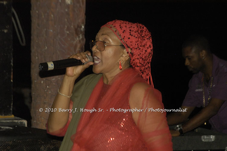 Marcia Griffiths & Edge Michael - Live In Concert - One Love Reggae Concert Series 09/10 @ Negril Escape Resort and Spa, December 29, 2009, One Love Drive, West End, Negril, Westmoreland, Jamaica W.I. - Photographs by Net2Market.com - Barry J. Hough Sr, Photographer/Photojournalist - Negril Travel Guide, Negril Jamaica WI - http://www.negriltravelguide.com - info@negriltravelguide.com...!