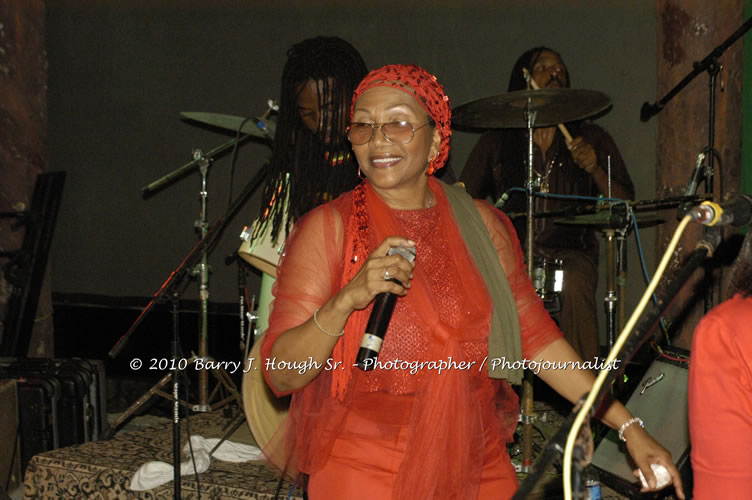 Marcia Griffiths & Edge Michael - Live In Concert - One Love Reggae Concert Series 09/10 @ Negril Escape Resort and Spa, December 29, 2009, One Love Drive, West End, Negril, Westmoreland, Jamaica W.I. - Photographs by Net2Market.com - Barry J. Hough Sr, Photographer/Photojournalist - Negril Travel Guide, Negril Jamaica WI - http://www.negriltravelguide.com - info@negriltravelguide.com...!