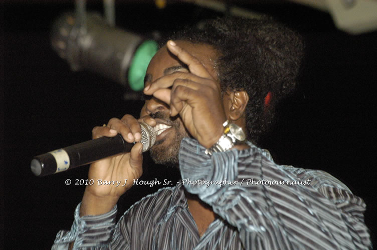 Marcia Griffiths & Edge Michael - Live In Concert - One Love Reggae Concert Series 09/10 @ Negril Escape Resort and Spa, December 29, 2009, One Love Drive, West End, Negril, Westmoreland, Jamaica W.I. - Photographs by Net2Market.com - Barry J. Hough Sr, Photographer/Photojournalist - Negril Travel Guide, Negril Jamaica WI - http://www.negriltravelguide.com - info@negriltravelguide.com...!