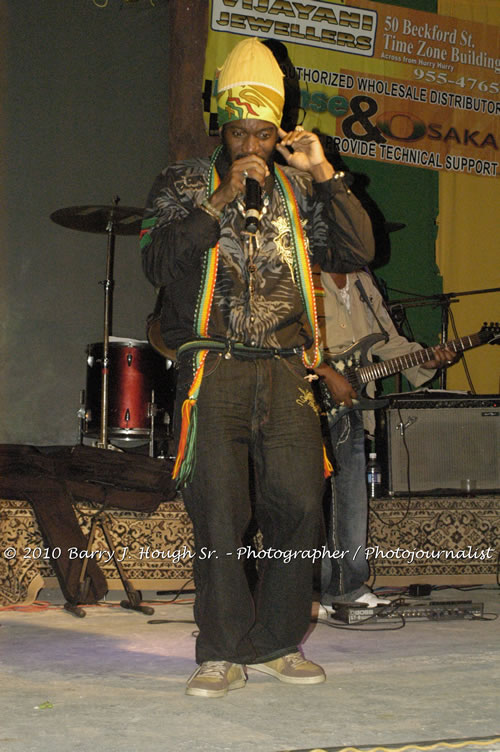 Richie Spice - Live In Concert - One Love Reggae Concert Series 09/10 @ Negril Escape Resort and Spa, January 19, 2010, One Love Drive, West End, Negril, Westmoreland, Jamaica W.I. - Photographs by Net2Market.com - Barry J. Hough Sr, Photographer/Photojournalist - Negril Travel Guide, Negril Jamaica WI - http://www.negriltravelguide.com - info@negriltravelguide.com...!