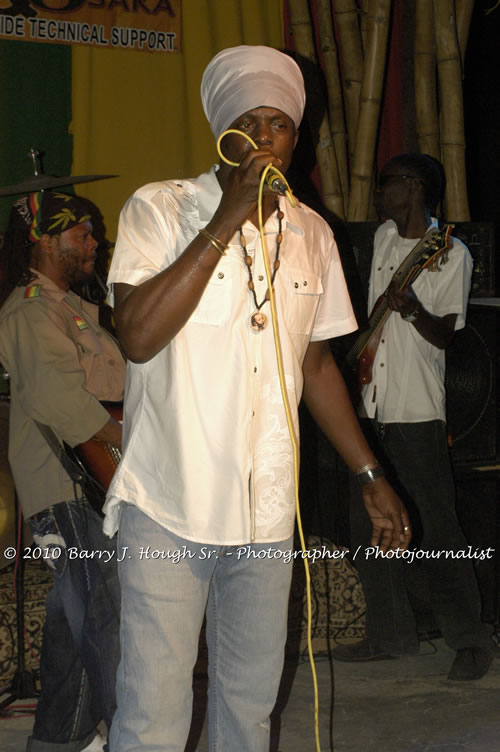 Richie Spice - Live In Concert - One Love Reggae Concert Series 09/10 @ Negril Escape Resort and Spa, January 19, 2010, One Love Drive, West End, Negril, Westmoreland, Jamaica W.I. - Photographs by Net2Market.com - Barry J. Hough Sr, Photographer/Photojournalist - Negril Travel Guide, Negril Jamaica WI - http://www.negriltravelguide.com - info@negriltravelguide.com...!