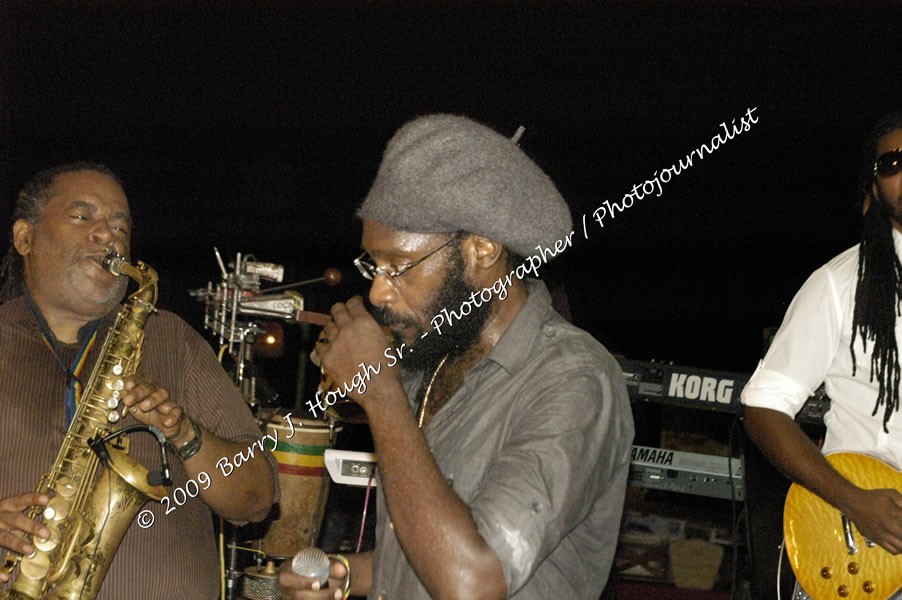  Tarrus Riley - Live in Concert - at the One Love Reggae Concert Series 09/10 @ Negril Escape Resort & Spa - Also Featuring: Mistic Bowie, Monday Justice, Cash, Dean Frazier - DJ Gemini - MC Oliver Cargill, Negril Escape Resort & Spa, One Love Drive, West End, Negril, Westmoreland, Jamaica W.I. - Tuesday, November 17, 2009 - Photographs by Net2Market.com - Barry J. Hough Sr, Photographer / Photojournalist - Photos taken with a Nikon D70, D100, or D300 - Negril Travel Guide, Negril Jamaica WI - http://www.negriltravelguide.com - info@negriltravelguide.com...!