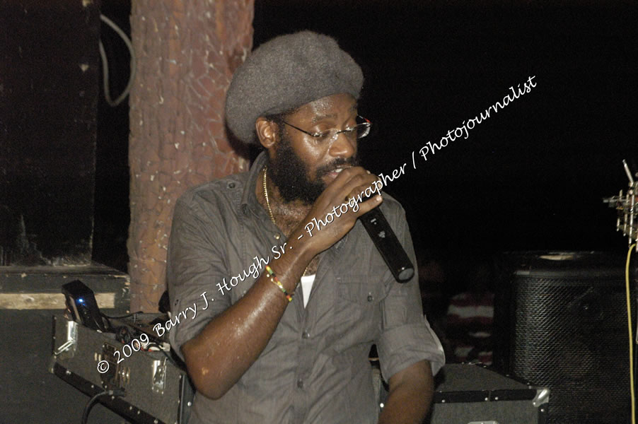  Tarrus Riley - Live in Concert - at the One Love Reggae Concert Series 09/10 @ Negril Escape Resort & Spa - Also Featuring: Mistic Bowie, Monday Justice, Cash, Dean Frazier - DJ Gemini - MC Oliver Cargill, Negril Escape Resort & Spa, One Love Drive, West End, Negril, Westmoreland, Jamaica W.I. - Tuesday, November 17, 2009 - Photographs by Net2Market.com - Barry J. Hough Sr, Photographer / Photojournalist - Photos taken with a Nikon D70, D100, or D300 - Negril Travel Guide, Negril Jamaica WI - http://www.negriltravelguide.com - info@negriltravelguide.com...!